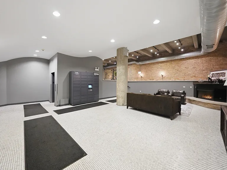 1735 N Paulina St #611 — Photo 10