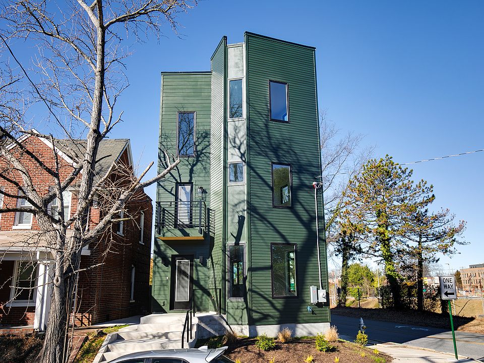 1st image of 400 S Stafford Ave