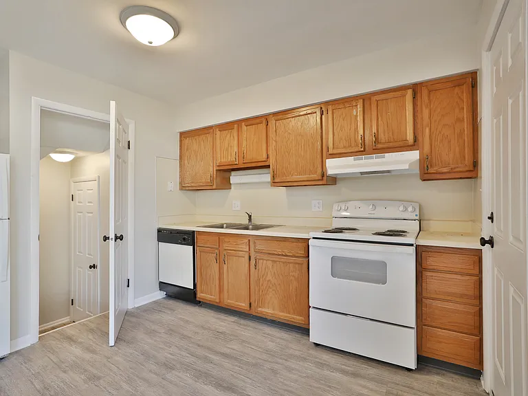 3427 Maize Rd — Photo 18