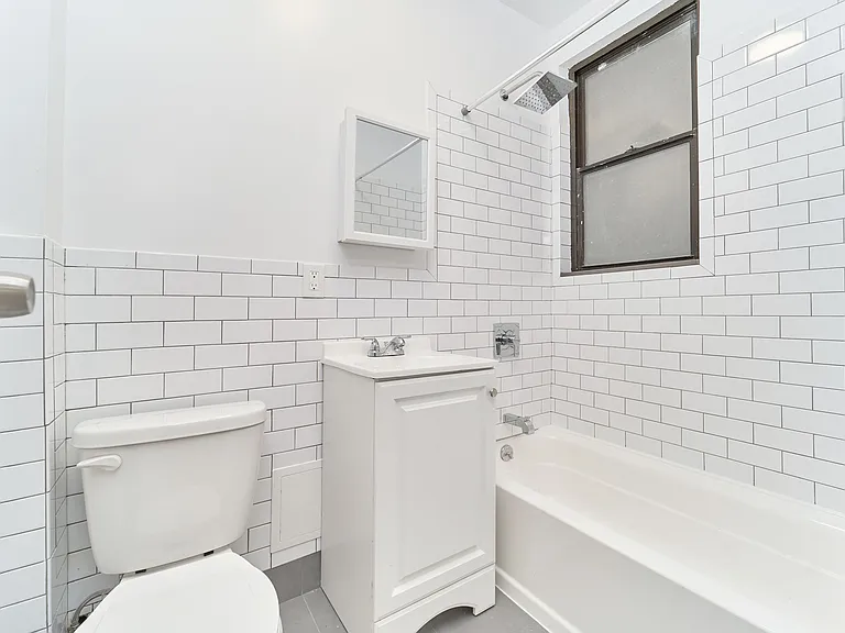430 E 66th St #8 — Photo 2