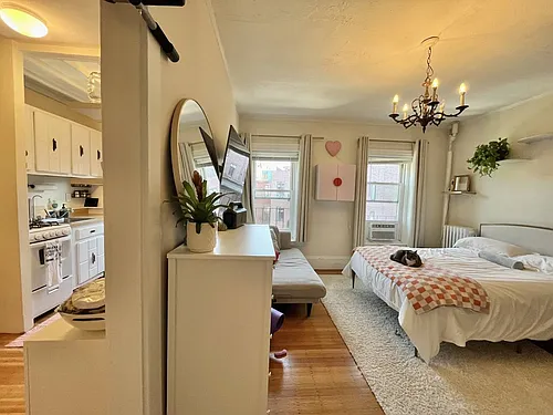523 Beacon St #8 Photo 1
