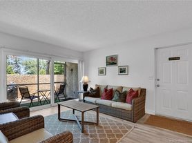 1504 SE Royal Green Cir