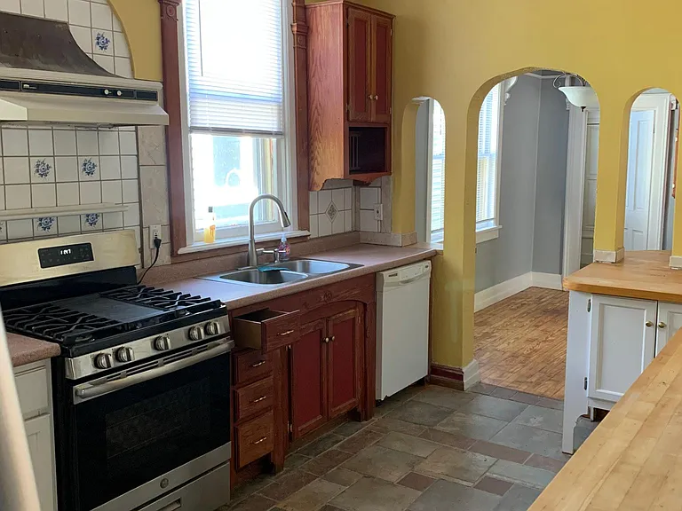 1012 W Colfax Ave — Photo 7