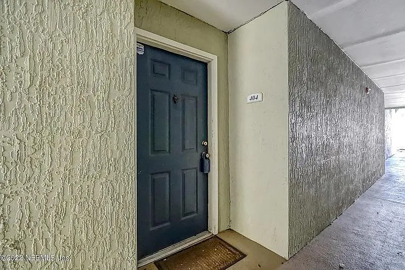 2 bed, 1077 sqft, $1,600 — Photo 3