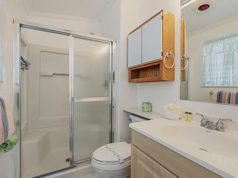 2804 Avenue C — Photo 10