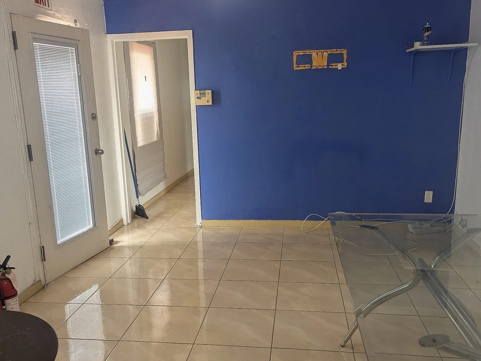 3 bed, 1000 sqft, $3,000 — Photo 3