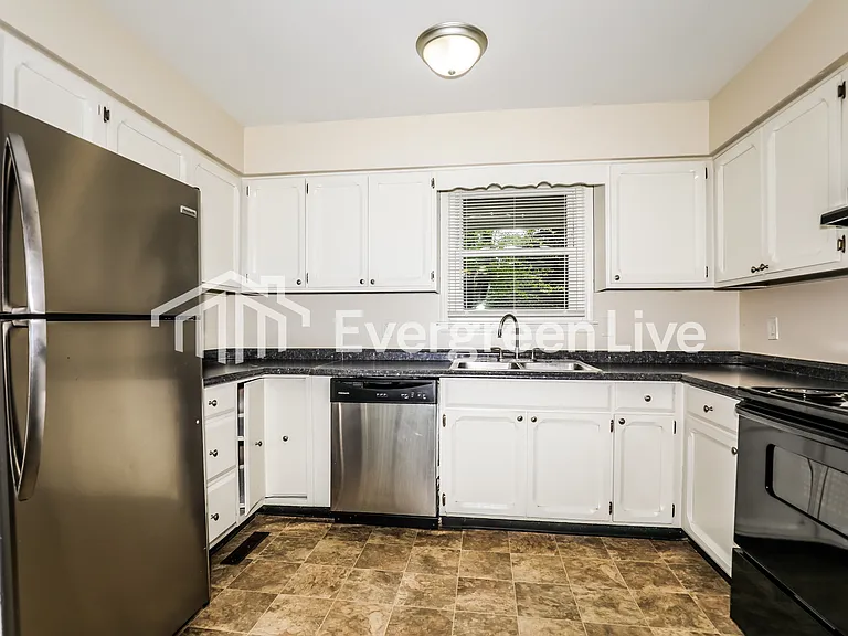 4375 Windsor Rd — Photo 8