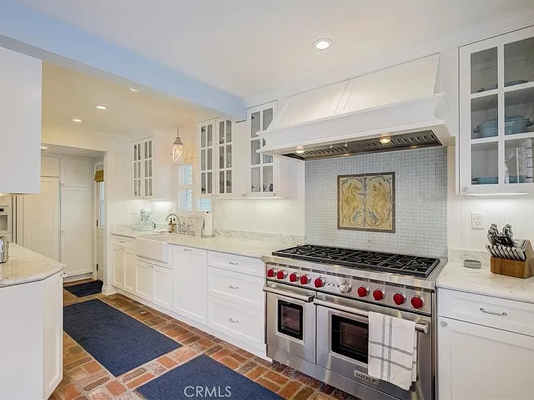 2128 Miramar Dr — Photo 8