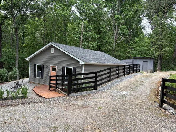 312 Aurum Hill Dr, Cleveland, GA 30528