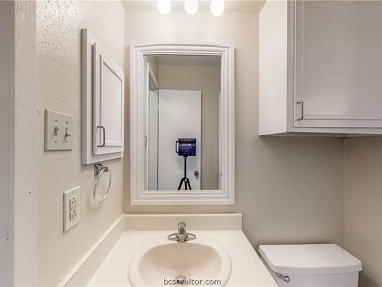 303 Manuel Dr #C — Photo 18