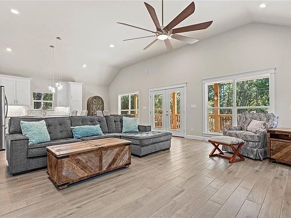 5th image of 1114 Narbonne Pl