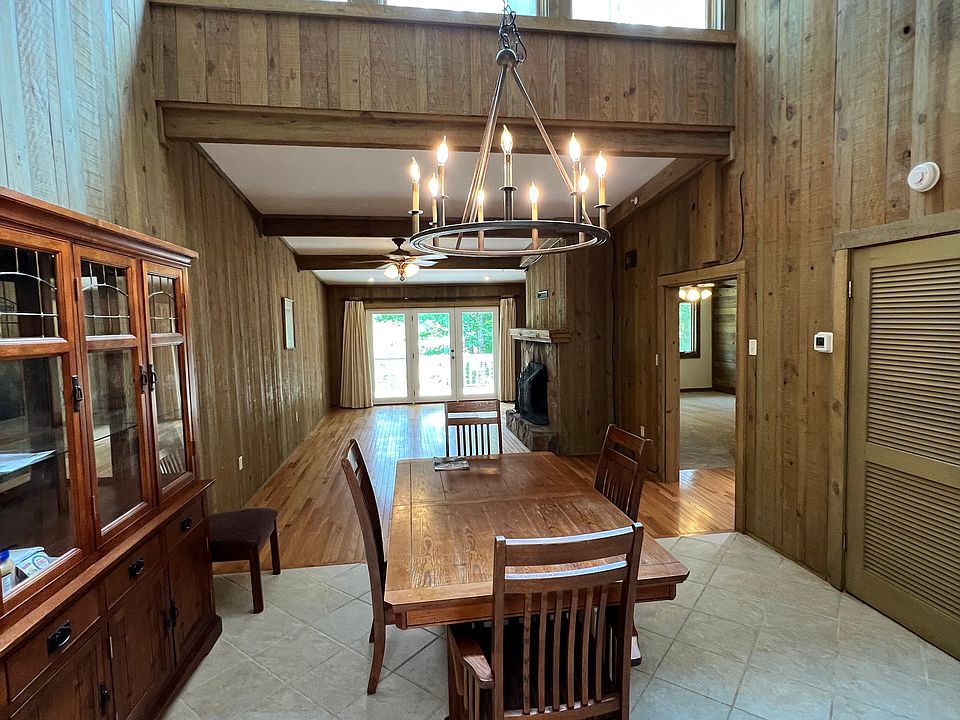 Spacious and well lit great room