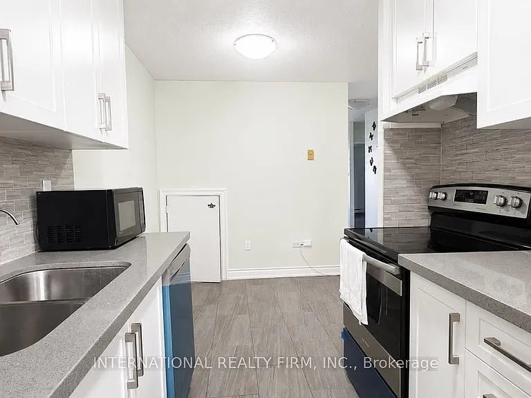 40 Sunny Glen Cres #308 — Photo 3