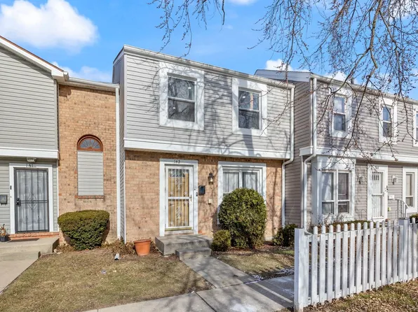 142 Williamsburg Rd, Country Club Hills, IL 60478