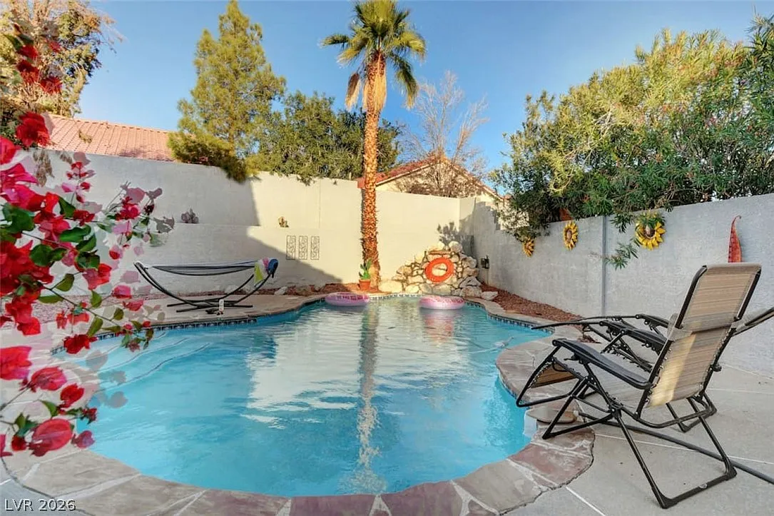 3 bed, 2.5 bath, 1621 sqft, $2,595 — Photo 1