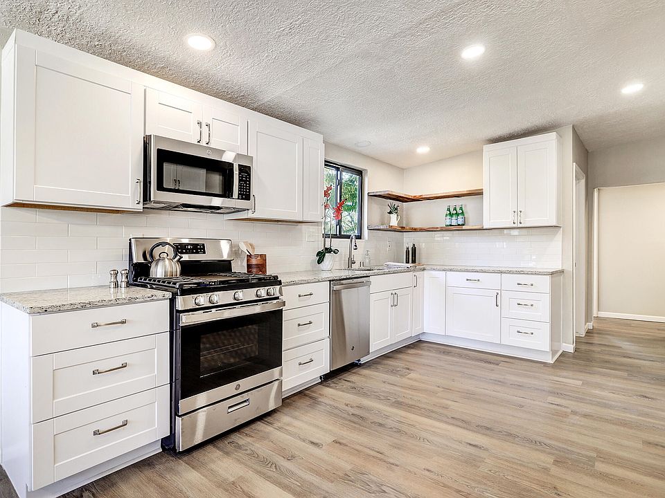 1st image of 1907 Isleta Blvd SW Unit 6