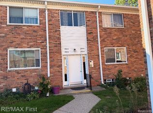 29638 Hoover Rd APT 638, Warren, MI 48093