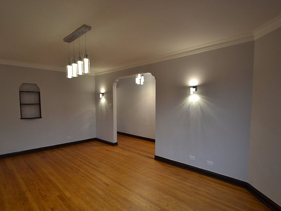 3rd image of 4525 N Wolcott Ave