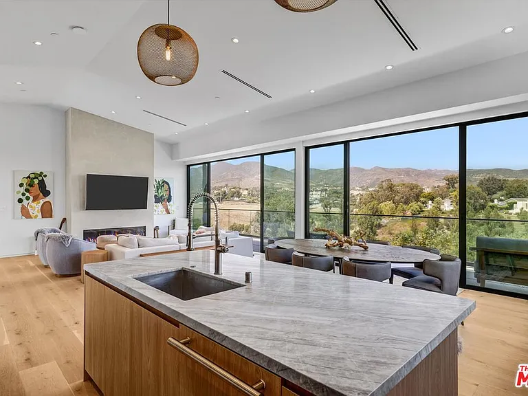6656 Dume Dr #B — Photo 7