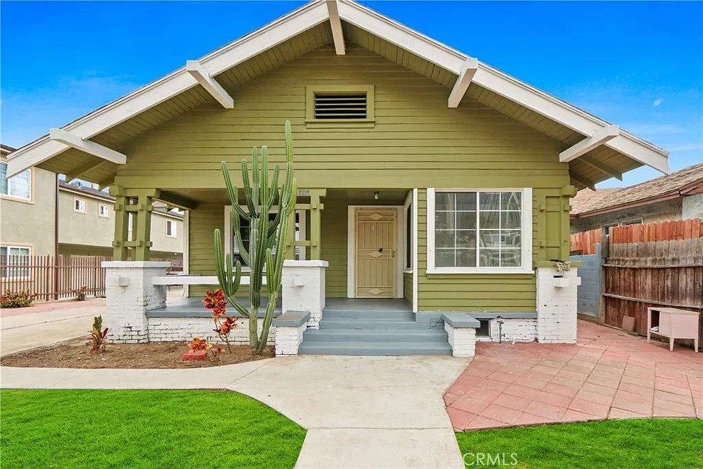 2 bed, 991 sqft, $2,350 — Photo 1
