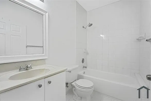 33 E 20th St #205 — Photo 26