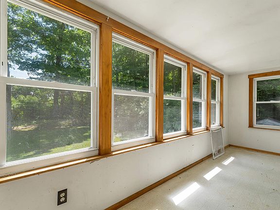 3rd image of 130 Upper Smith Road