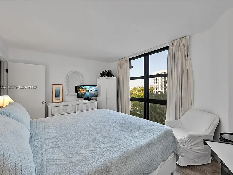 1111 Crandon Blvd #C504 — Photo 9