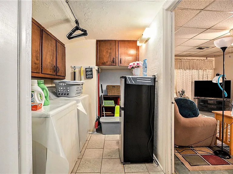 17 Manor Way — Photo 21