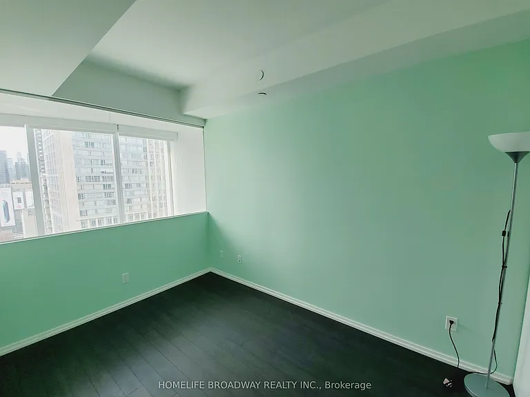 197 Yonge St #1714 — Photo 17