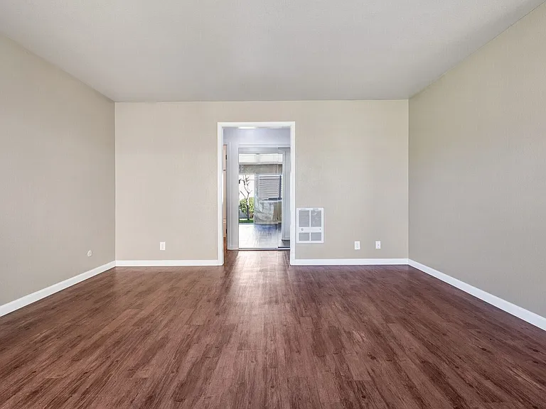 Stardust Villa Apartments — Photo 10