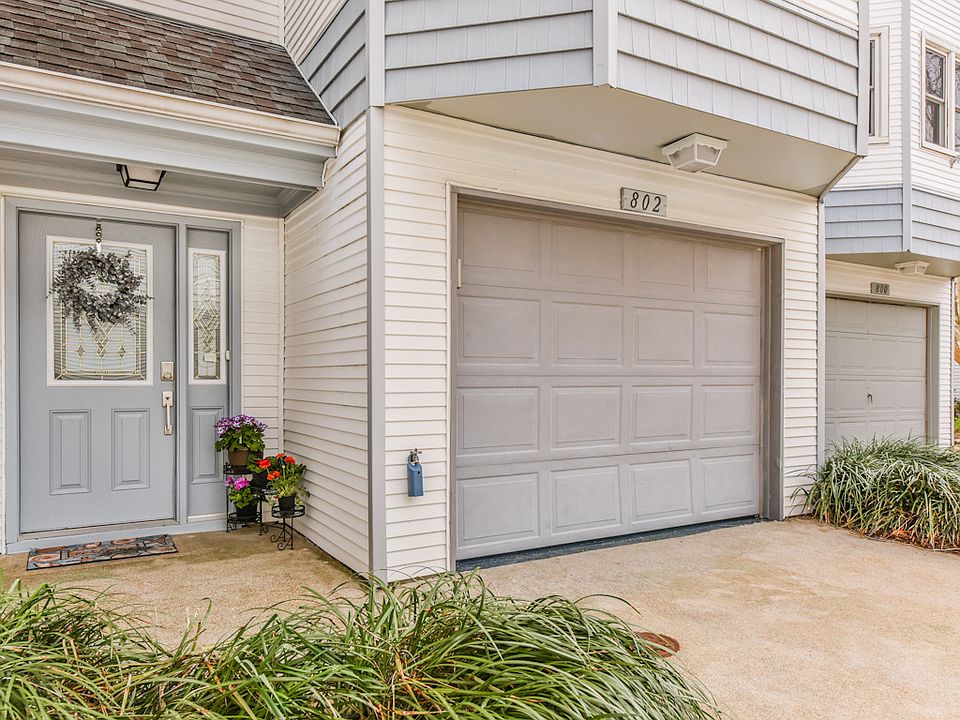 1st image of 802 Baltic Walk