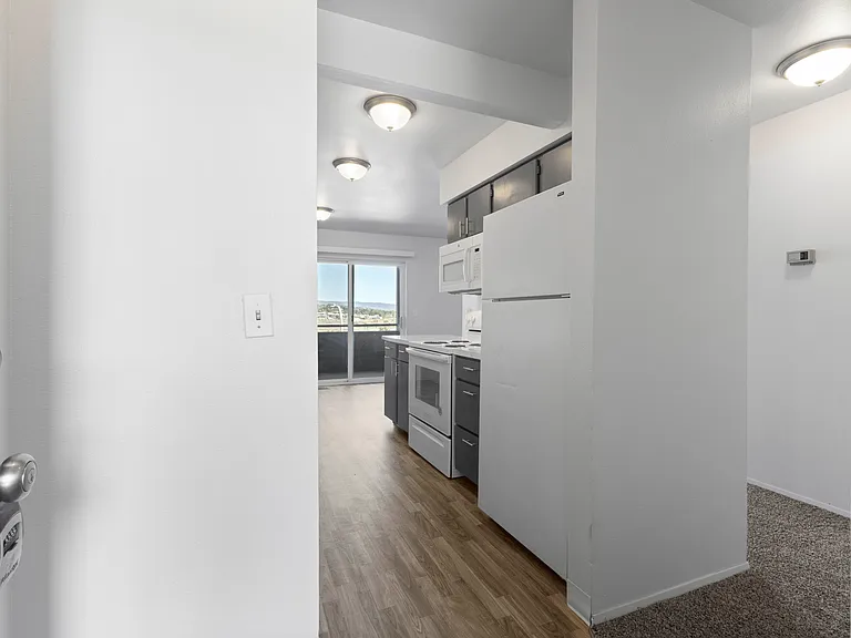 Aspen Heights Apartments — Photo 22