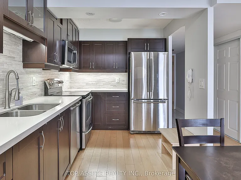 24 Wellesley St W #614 — Photo 11