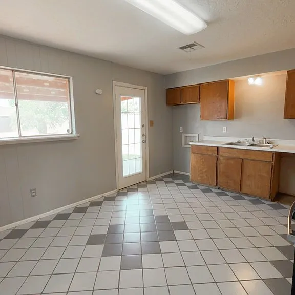 3619 Shell Ave — Photo 4