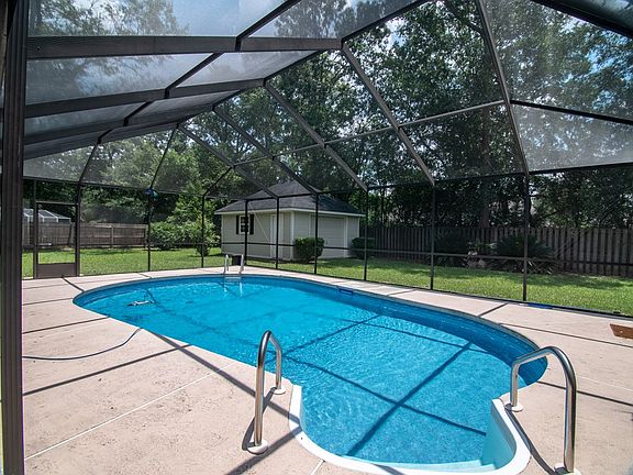 4th image of 3700 Cambridge Dr