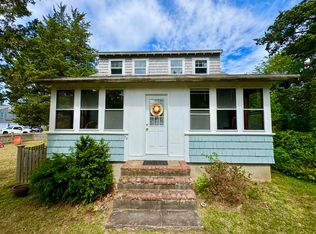 70 Wings Neck Rd, Pocasset, MA 02559