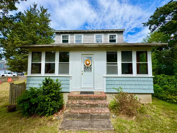70 Wings Neck Road, Pocasset, MA 02559