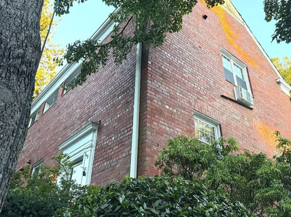 3328 Gunston Rd, Alexandria, VA 22302