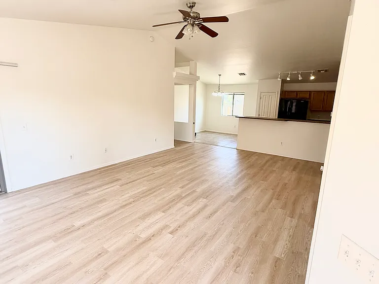 14365 N Plummet Shell Ave — Photo 3