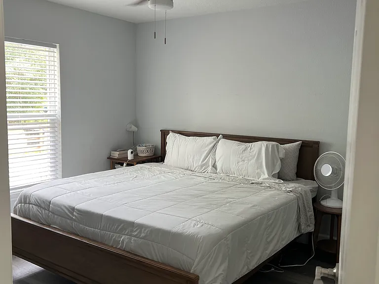 SW 10th Pl — Photo 7