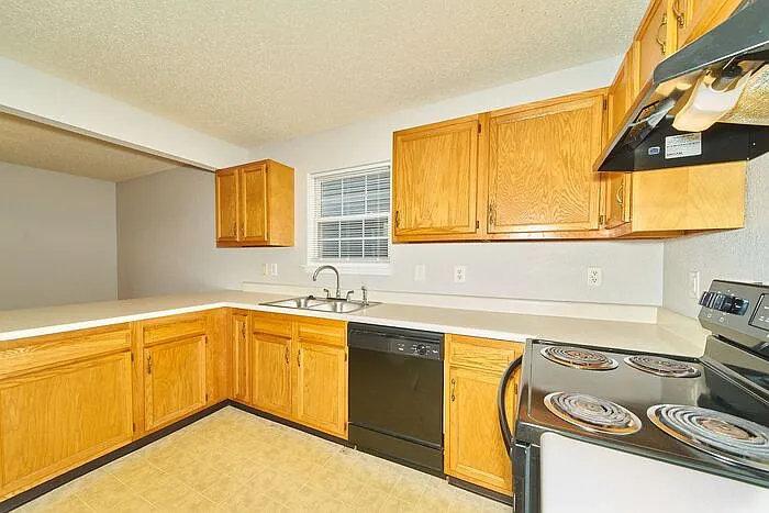 8133 Maple Stream Ln — Photo 9