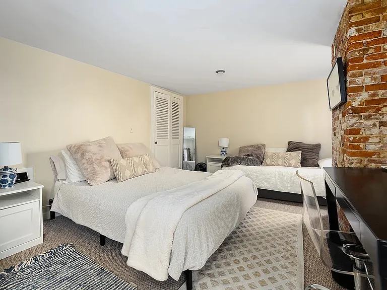 115 John St — Photo 12