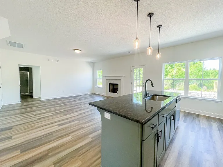 549 Meloney Dr — Photo 10