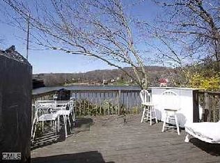 118 Waterview Dr, Sandy Hook, CT 06482