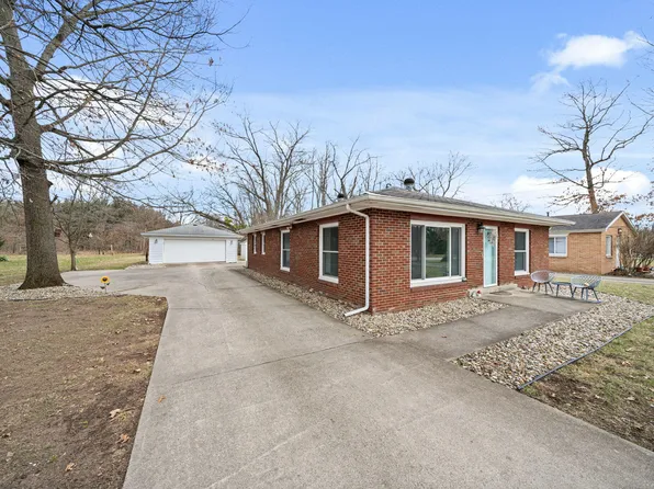 70281 Lakeview Dr, Edwardsburg, MI 49112