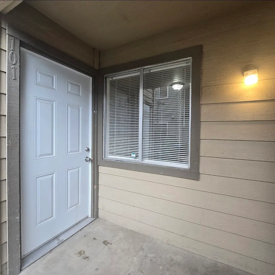 2 bed, 4268 sqft, $1,650 — Photo 1