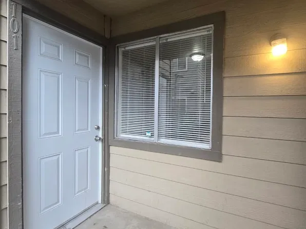 3318 W Shields Ave APT 101, Fresno, CA 93722