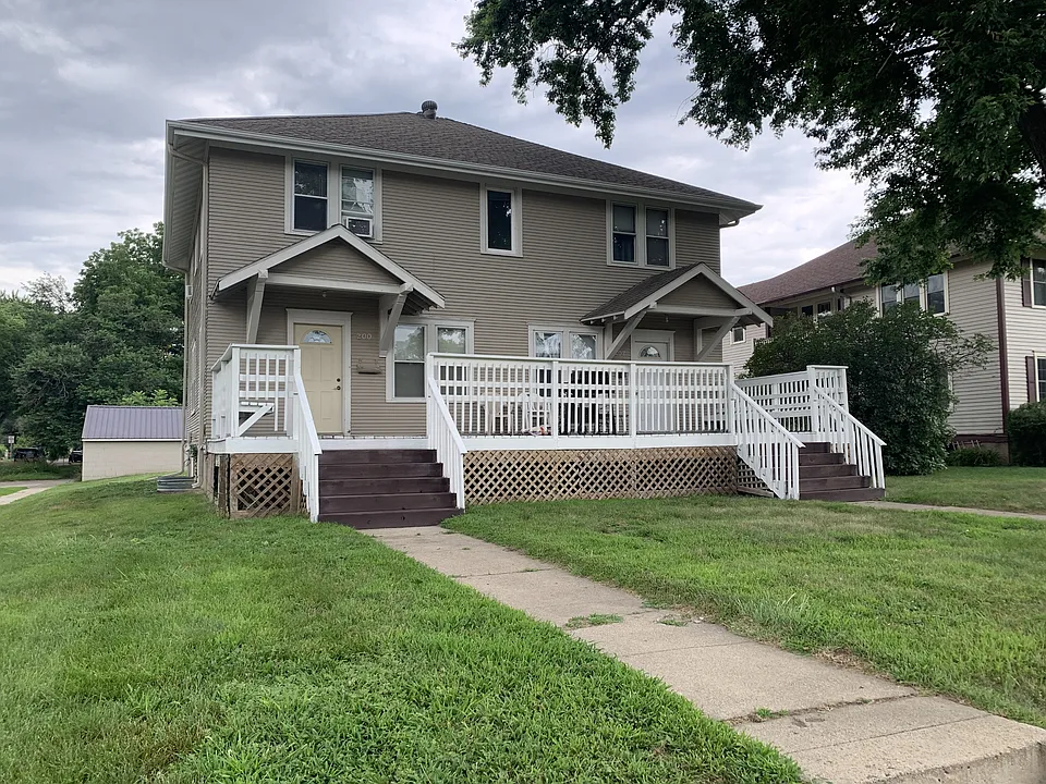 200 N Pine St #202