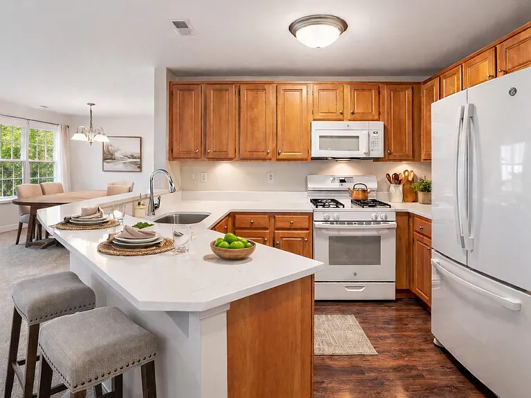 The Apartments At Weatherby — Photo 28