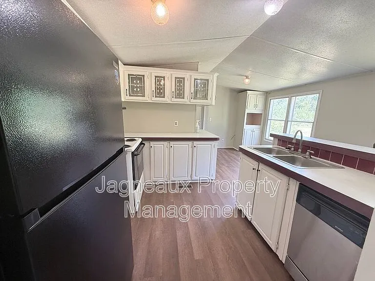 508 N Boone St — Photo 8